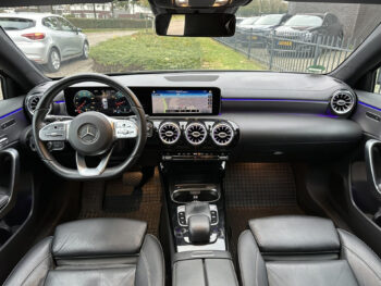Mercedes-Benz A-Klasse 220 4Matic 190PK | AMG | Night | Leder | 360° CAMERA | Trekh