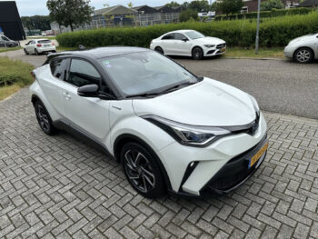 Toyota C-HR 2.0 Hybrid 184PK Bi-Tone | 1ste Eigenaar | Navi | Camera | ACC |