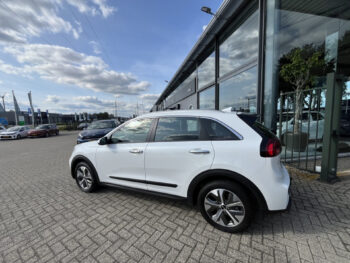 Kia e-Niro DynamicLine 64 kWh 2000 euro subsidie mogelijk!