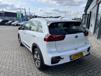 Kia e-Niro DynamicLine 64 kWh 2000 euro subsidie mogelijk!